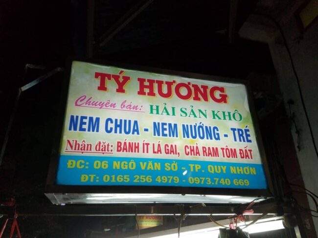 Phố ăn đêm Ngô Văn Sở - Ảnh: Hiquynhon