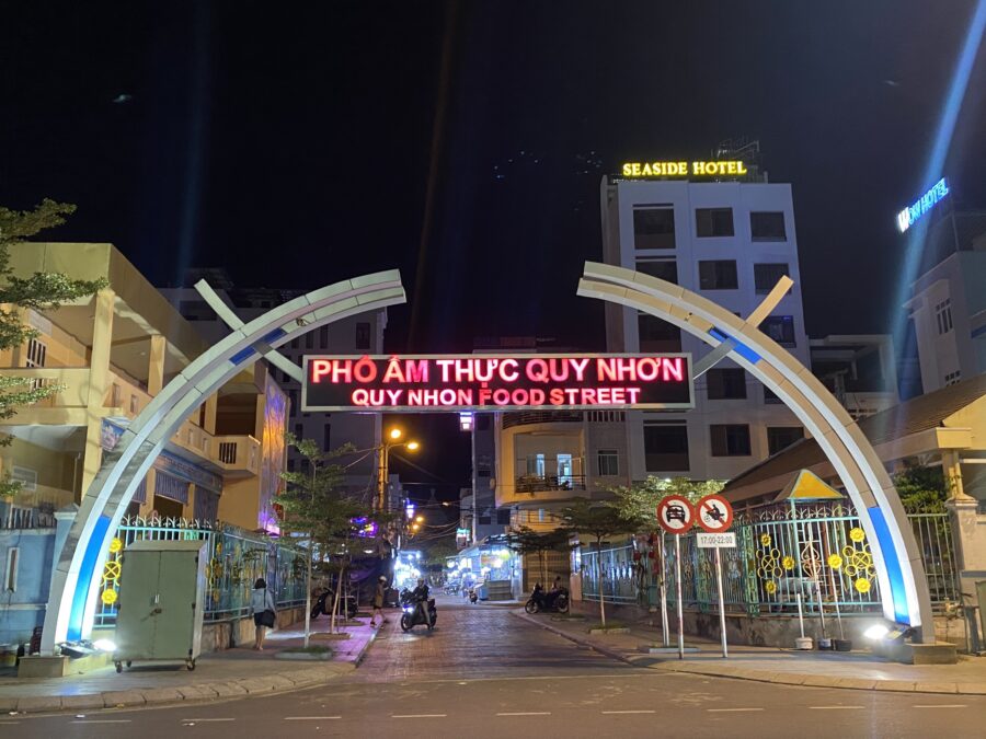 Phố ẩm thực - Ngỗ Văn Sở