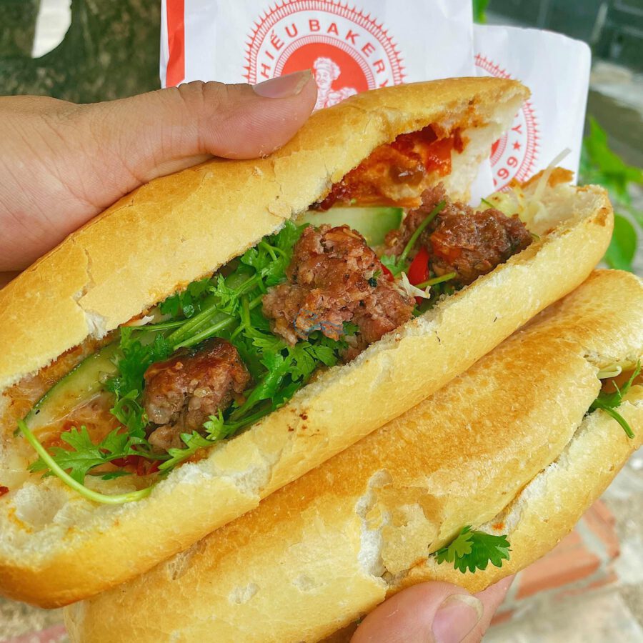 Bánh mì Quy Nhơn (nguồm: Gà Bông Foodie)