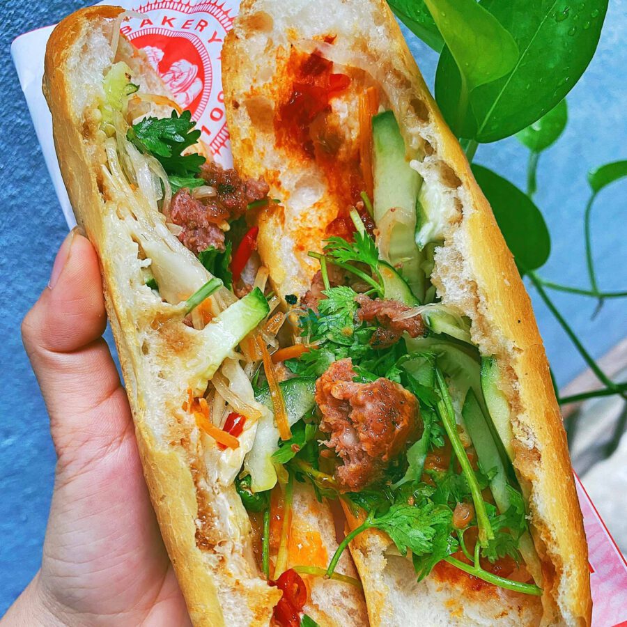 Bánh mì Quy Nhơn (nguồn: Gà Bông Foodie)