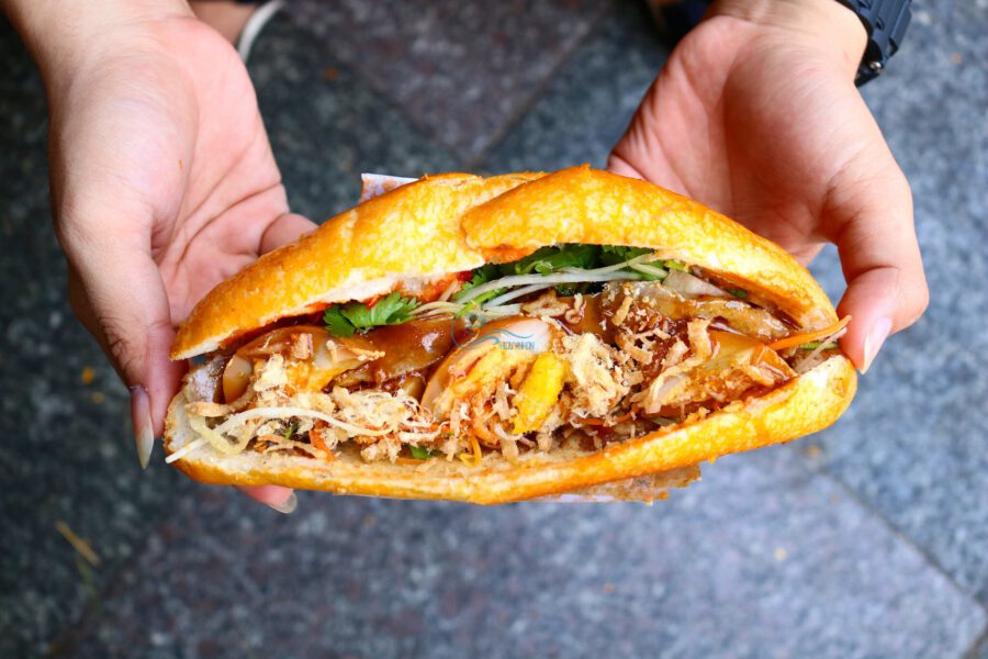 Bánh mì Quy Nhơn (nguồn: Chi Chi) )