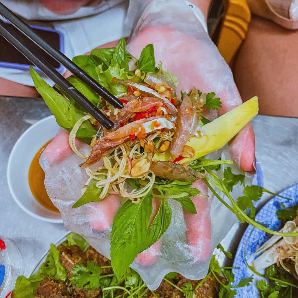 Gỏi cá mai - Món ngon tại Quy Nhơn nhất định phải thử - Ảnh: Gà Bông Foodie