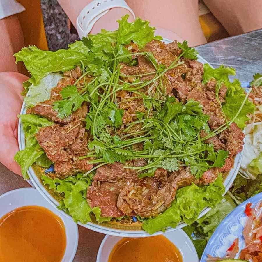 Gỏi cá mai Quy Nhơn (nguồn: Gà Bông Foodie)