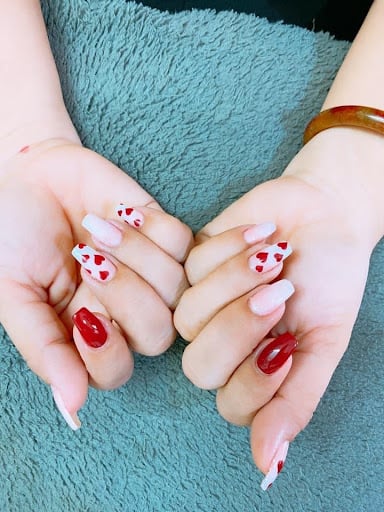 Đa dạng mẫu mã phù hợp với từng sở thích và độ tuổi khách hàng - Ảnh: Hoa nail