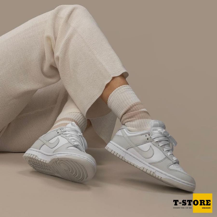 Giày Sneaker tại T - Store. Ảnh: T - Store