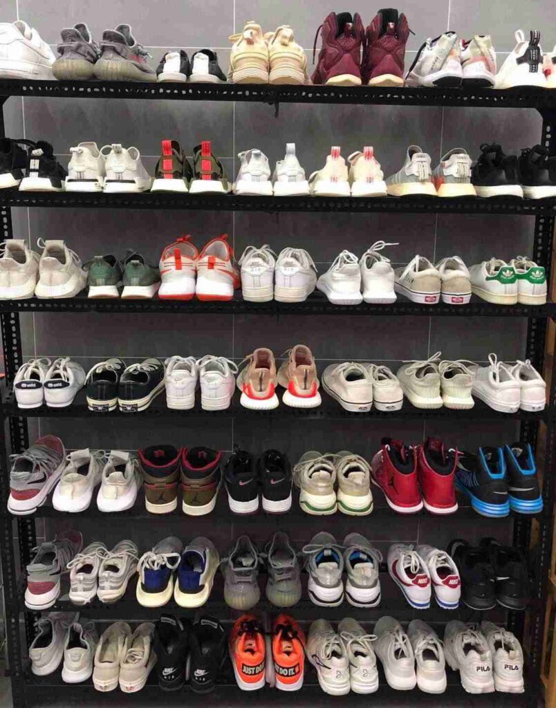 Sneaker tại cửa hàng - Ảnh: Trung Store