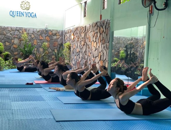 Mốt tế tập yoga tại Queen Yoga. Ảnh Queen Yoga
