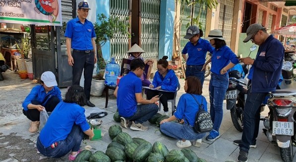 Hoạt động giải cứu nông sản của thành đoàn trường